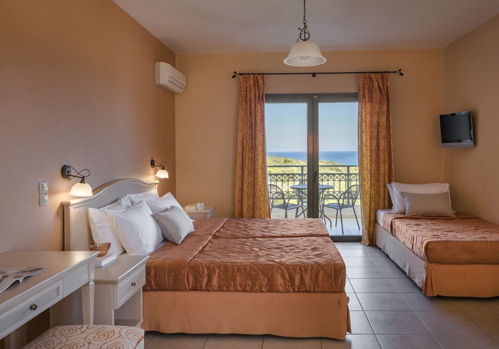 Deluxe Triple Room - Luce (3)